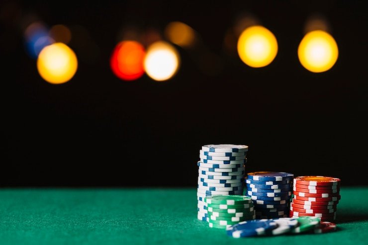 Permainan Sic Bo live di kibatoto dengan tiga dadu dan meja taruhan